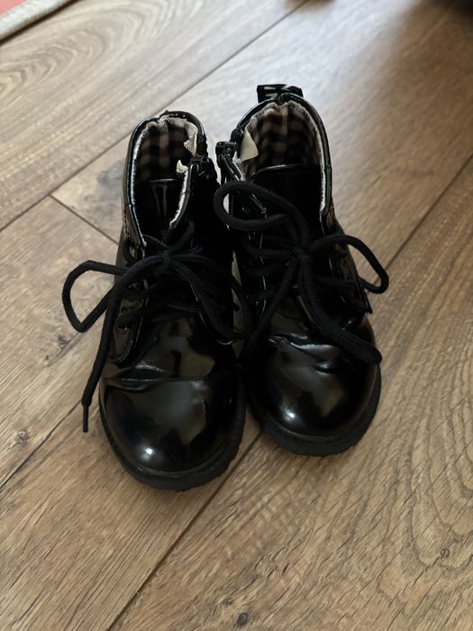 Черевички лакові 21 розмір на дівчинку