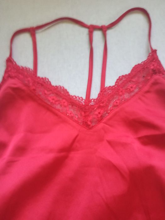 Koszulka nocna czerwona na ramiączka