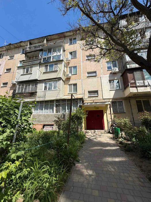 продажа 2 комн квартиры на Добровольского 20 999  у.е