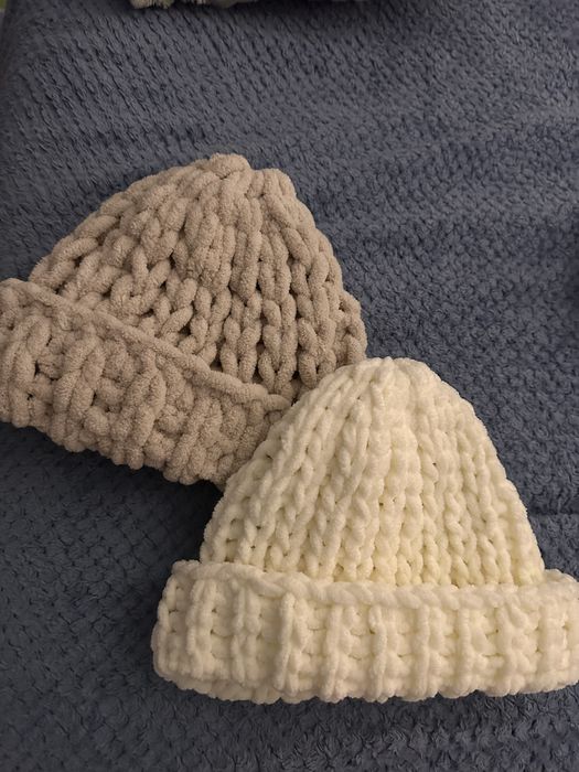 Шапка вязана на замовлення Ручна робота