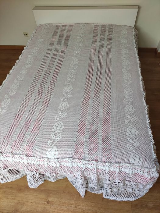 Colcha em renda para cama