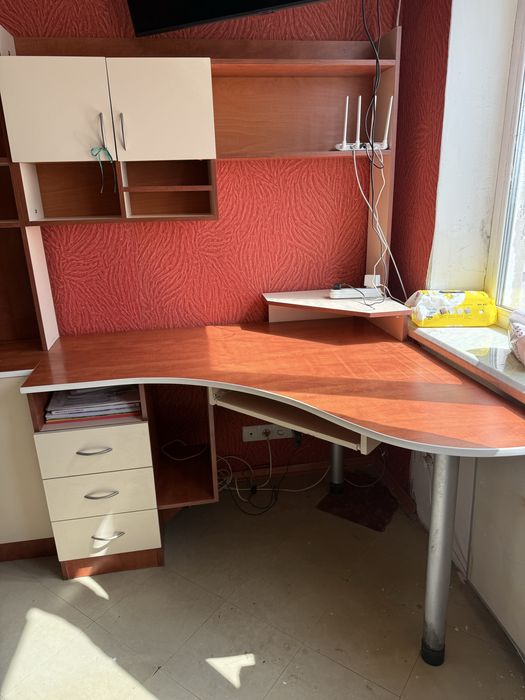 Продам компʼютерний стіл