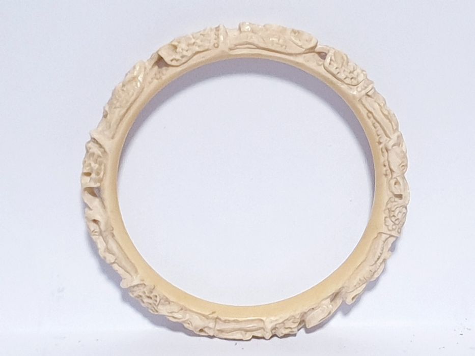 Fantástica antiga preciosa bracelete asiática esculpida à mão