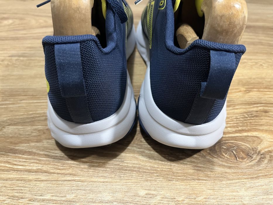 кросівки New Balance 460 V4 Нові в коробці.  Розмір 43(27,5 см.) Ціна 2890 грн.