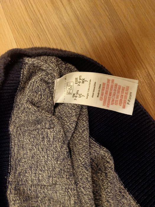 Sweterek F&F rozm.7-8 lat