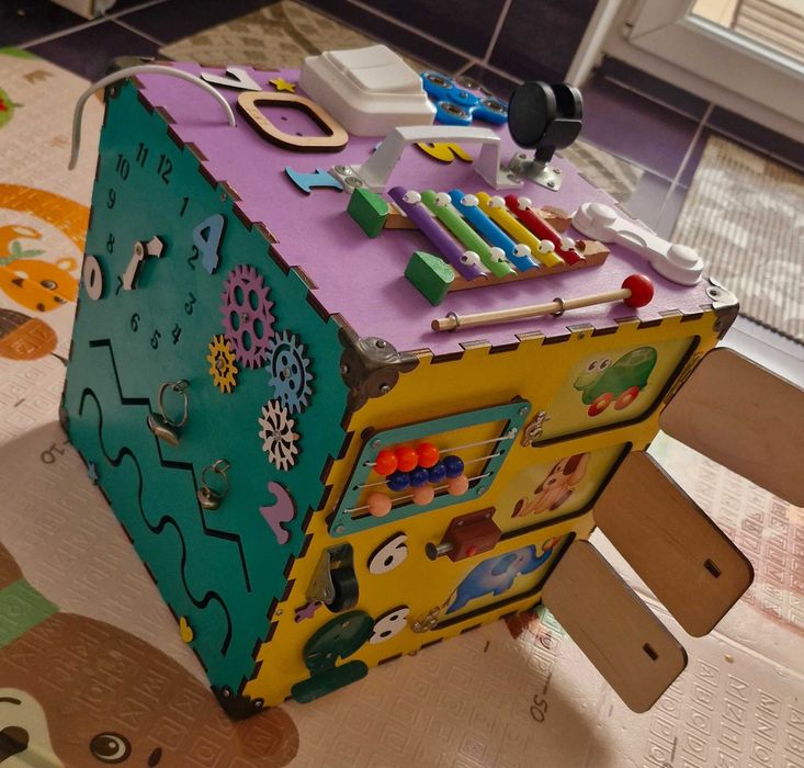 Бізікуб / Бизикуб для дівяинки та хлопчика