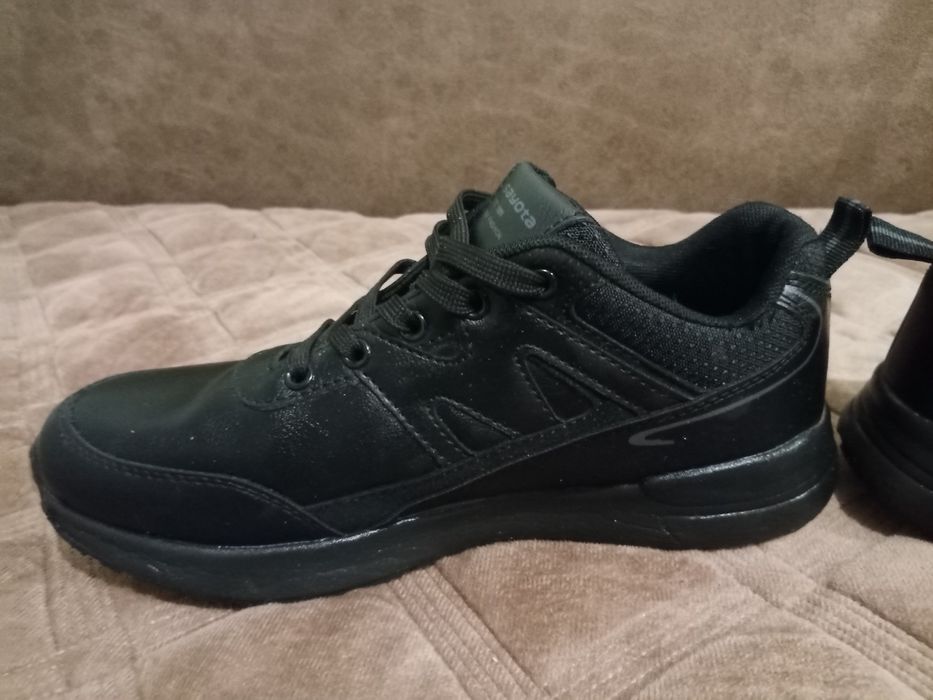 Кросівки для підлітка