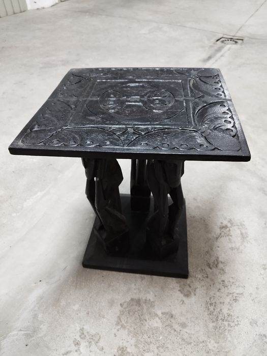 Mesa \ mesinha de apoio ou centro decorativa