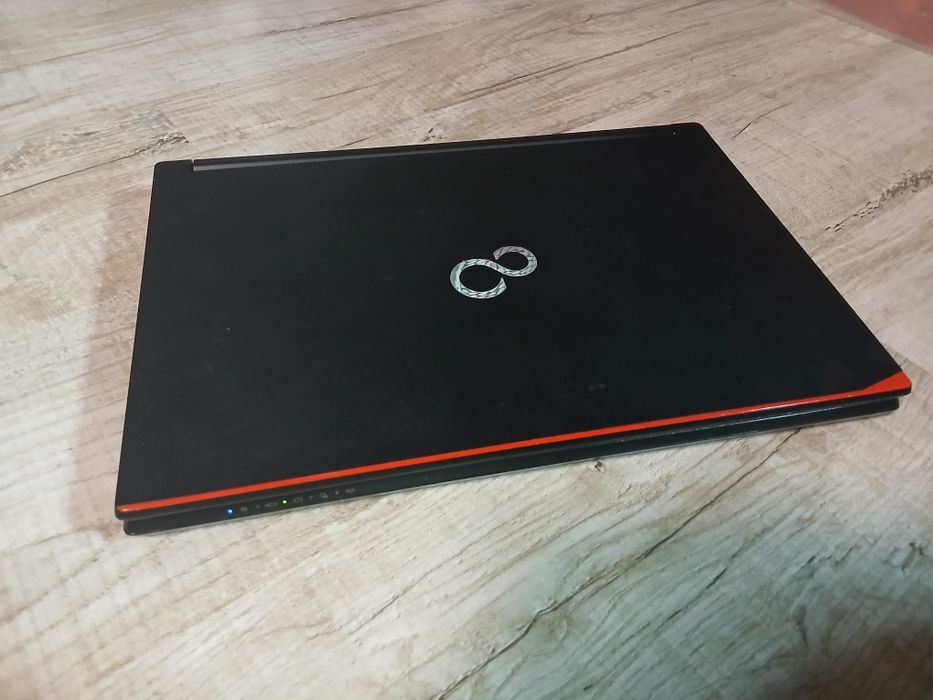 Ноутбук Fujitsu LIFEBOOK E546