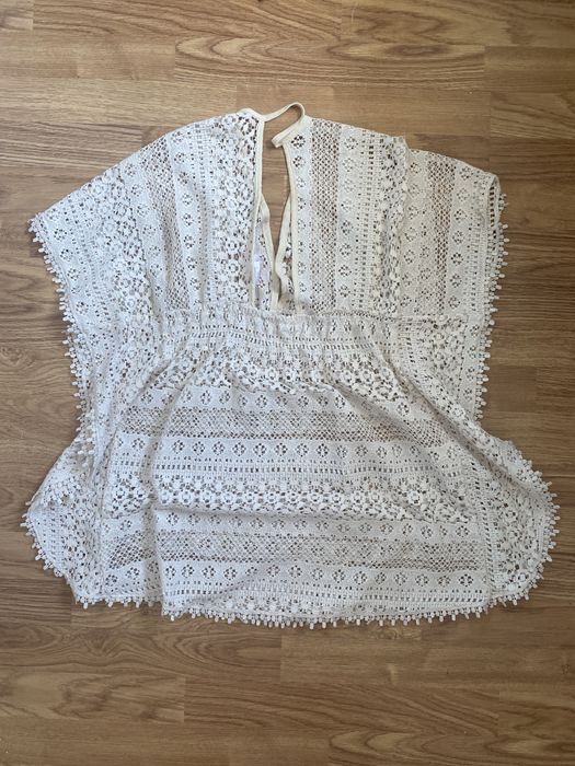 Blusa Poncho de Renda