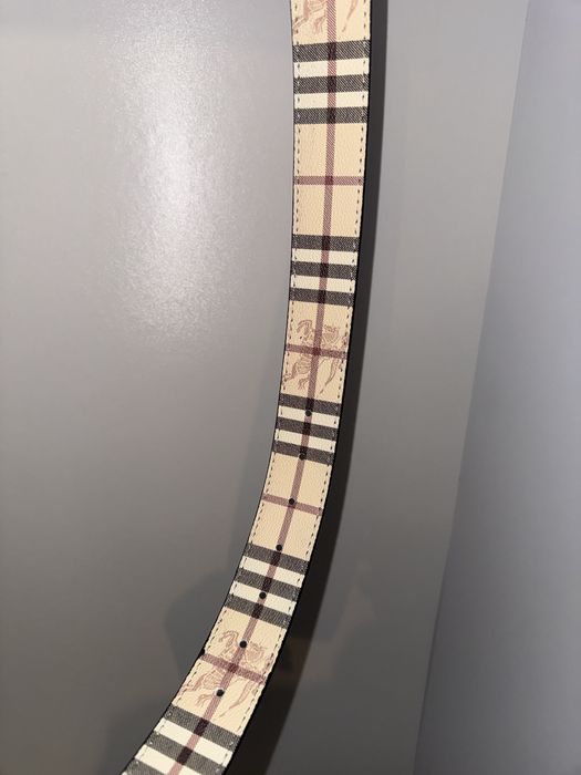 Cinto Burberry novo