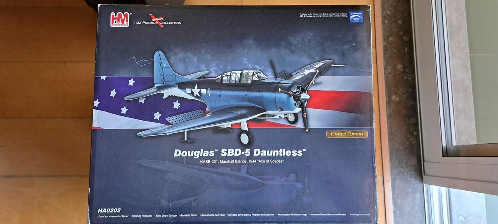 Avião Hobbymaster HA200 Douglas SBD - 5 Dauntless Escala 1:32