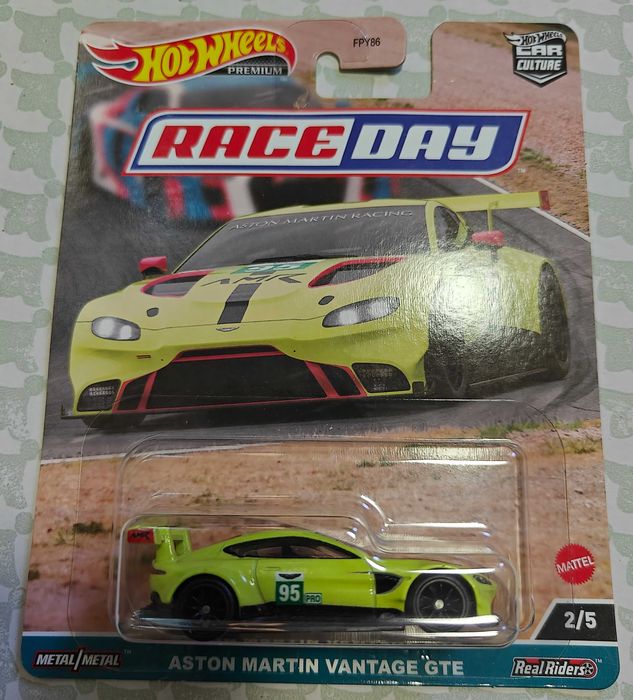 Hot Wheels Premium Aston Martin Vantage GTE Race Day