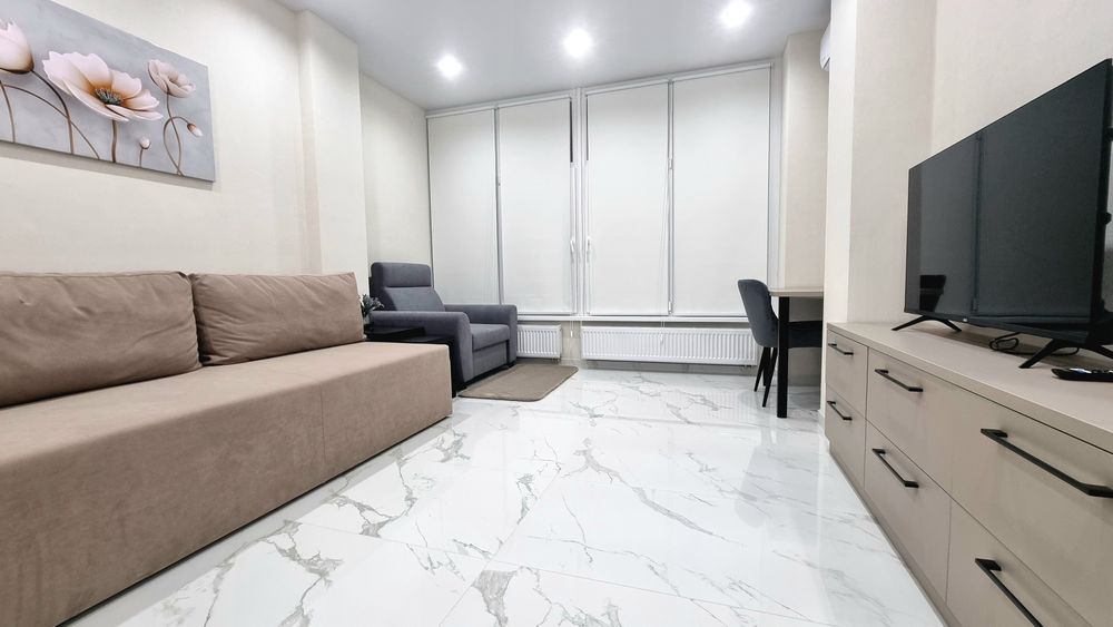 БЕЗ КОМІСІЇ. 1здача.2кімн.46м2.Інвертори на тепло,воду.В тихому центрі