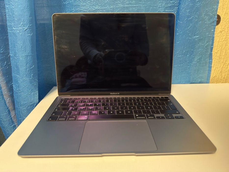 Apple Macbook Air