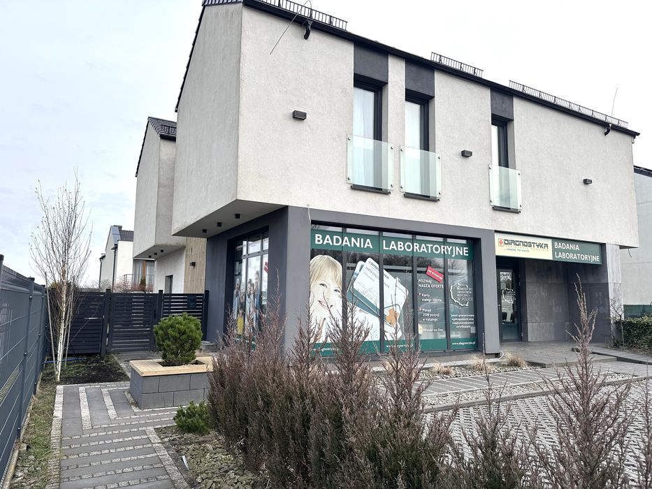 Lokal usługowo-mieszkaniowy 4,38 m. wys. parking, przy cmentarzu