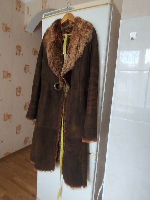 Продам Б/У дублёнку женскую, длинная