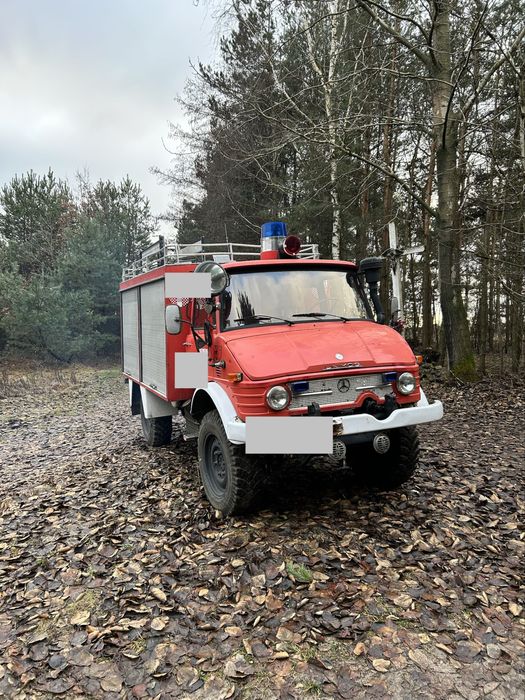 Mercedes unimog.