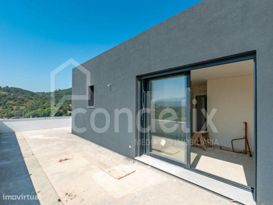 T2 com terraço para venda Amarante