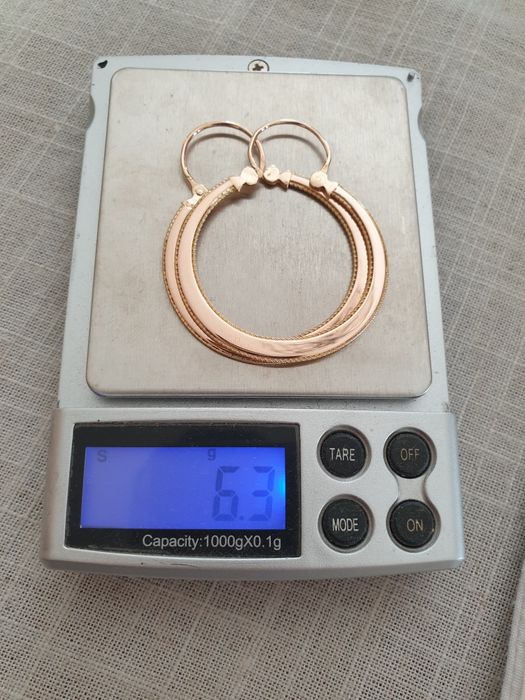 Argolas de ouro grandes