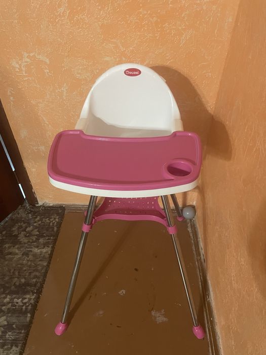 Дитячий кормящий столик
