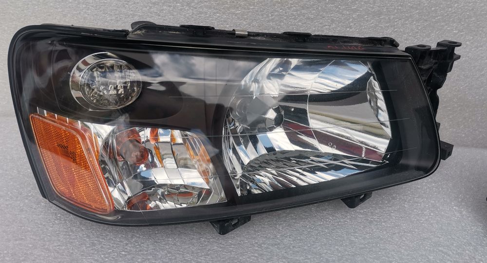 Фара левая правая Subaru Forester 2002-2005 оригинал