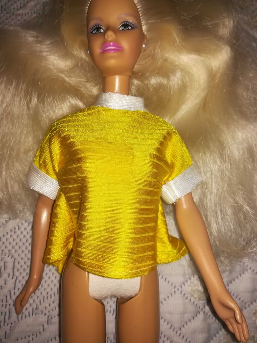 Camisola/ Casaco Amarelo para Boneca