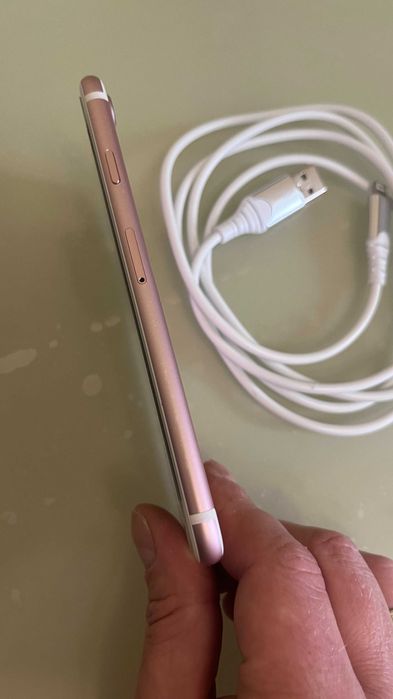 Смартфон Apple iPhone 7 Rose Gold Seller (рожевий), 128 Гб. Працює.