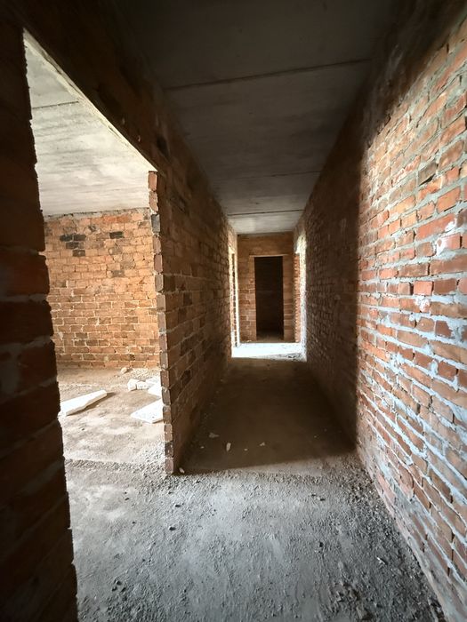 Продаж 3 кімнатної квартири в новобудові