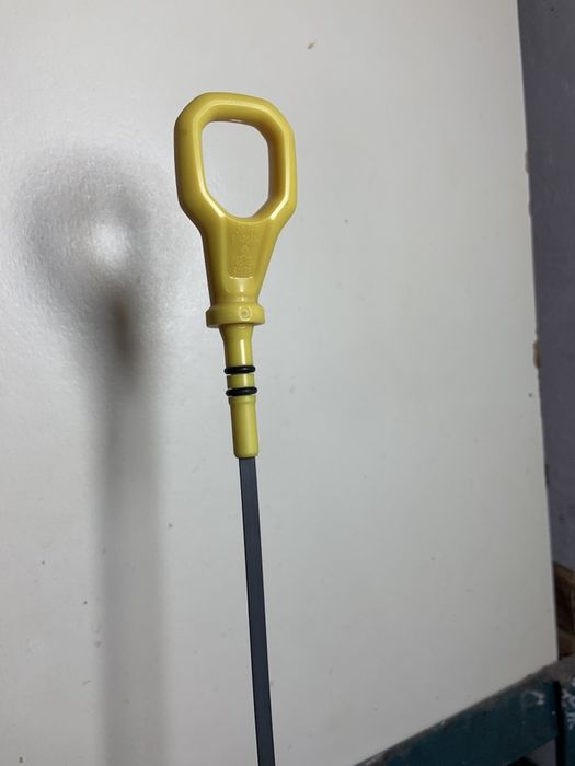 Продам щуп масла AUDI VW SEAT SKODA 04E115611BB