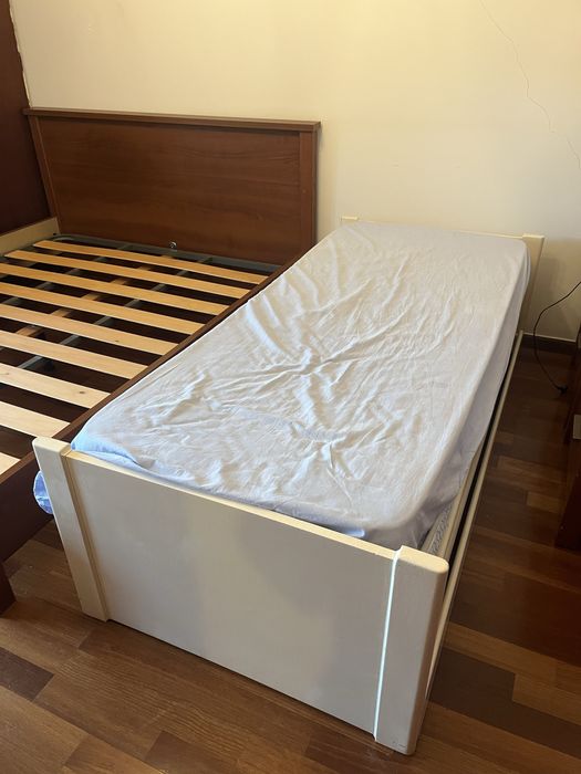 Cama madeira com auxiliar e colchoes