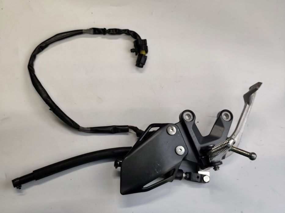 Yamaha MT09 MT 09 MT-09 Set prawy podnóżek dzwignia hamulec 2024-5