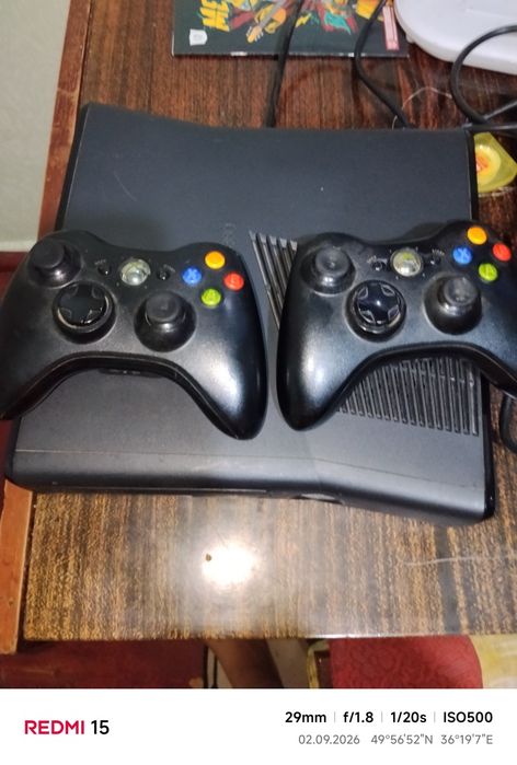 xbox360 2 джойстика без провідних игри:29 пам'ять:229 торг не уместен блок в комплекте есть GTA v ведьмак