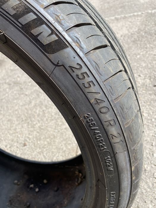 255/40 r21 Michelin