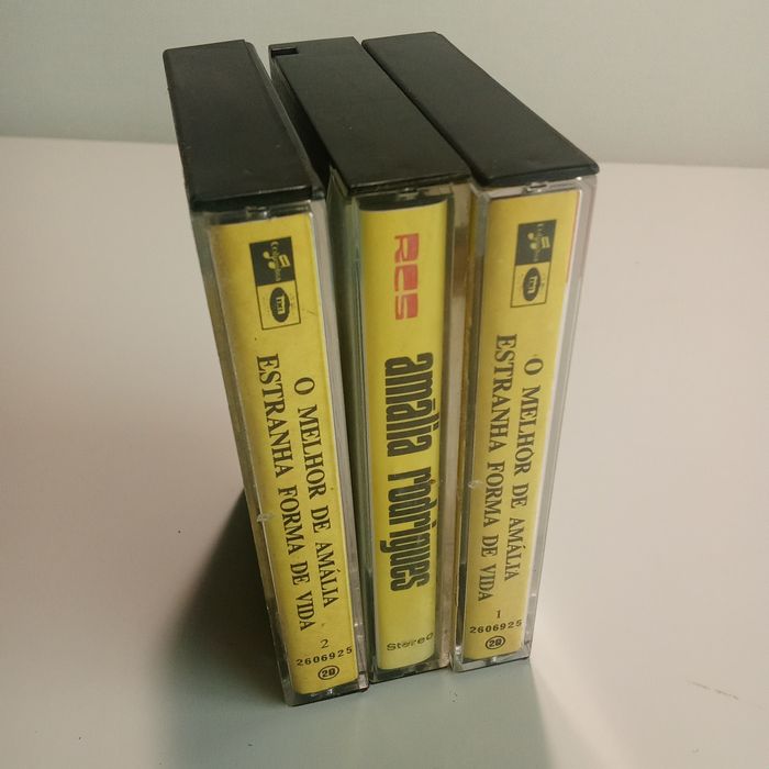 3 cassetes antigas da Amália