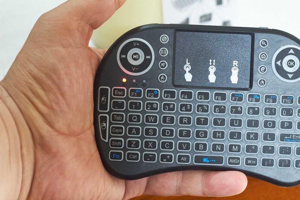 Comando Android TV e Box com Teclado Iluminado Personalizavel