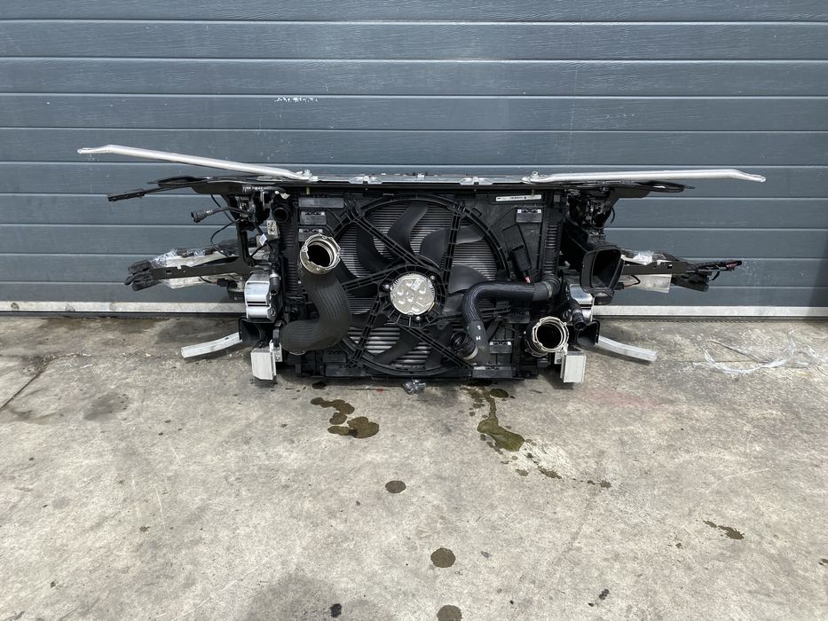 Установлчная панель телевизор комплект BMW G22