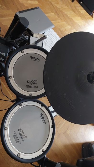 Барабанна установка Roland  TD4, V drums