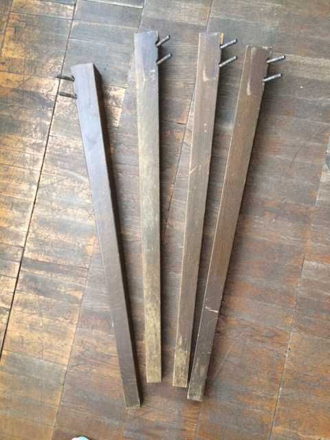 Стол обеденный деревянный