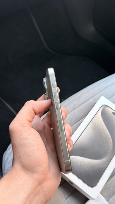 iPhone 15 Pro Natural Titanium