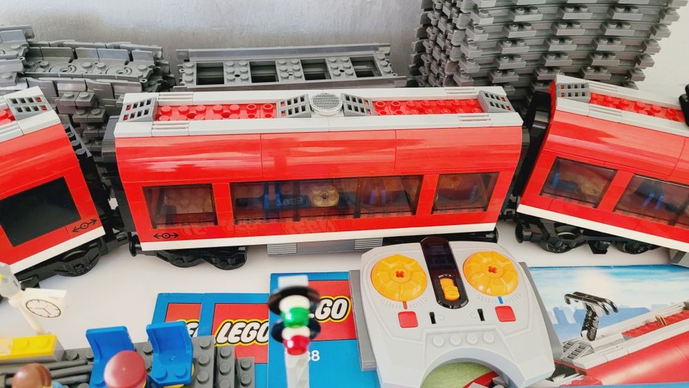 Klocki Lego 7938 Pociąg pasażerski