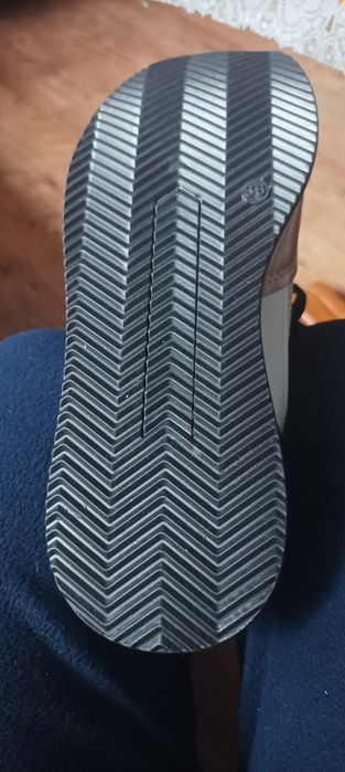 Sneakersy damskie beżowe błyszczące