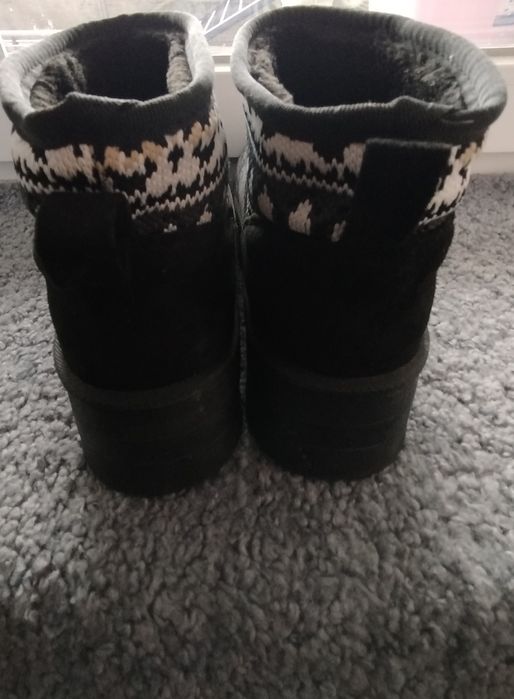 Жіноче зимове взуття б/у