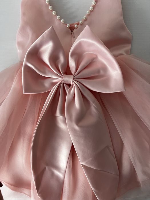 Дівчача святкова сукня