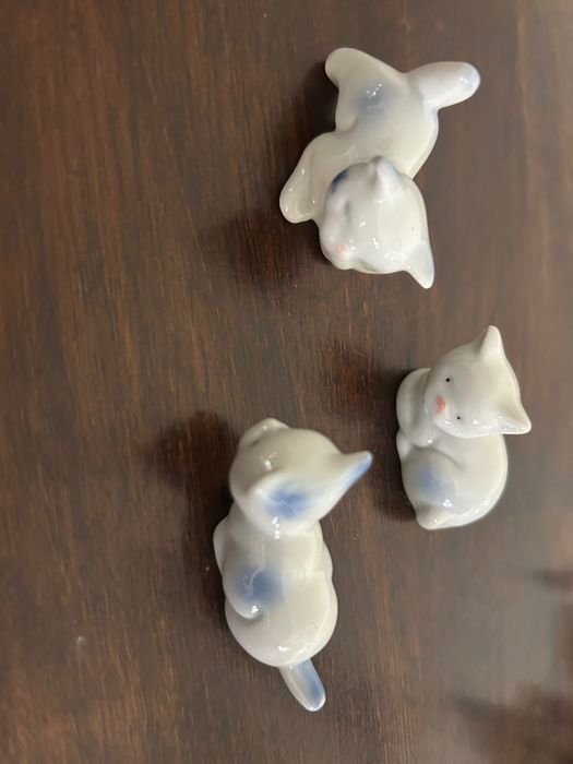 Coleção de gatos e gatinhos de cerâmica (33) e um ratinho