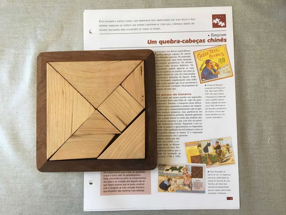 Coleção de 60 jogos de engenho com fascículos e 2 dossiers de aquivo