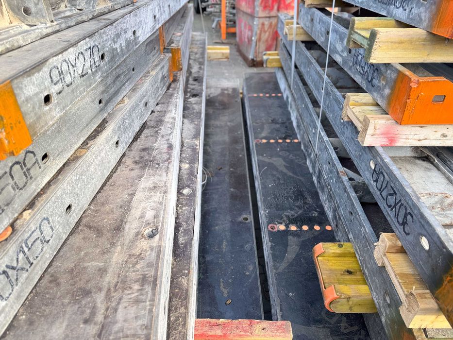 Używane ściany  budowalne szalunkowe sklejka brzozowa ocynk 06kN