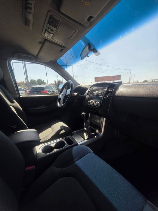 Nissan Navara   2.5 cc,  190 cv