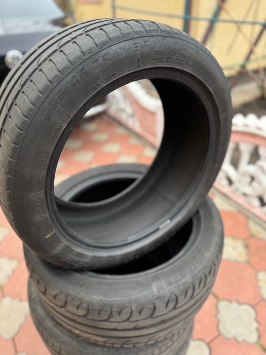 Комплект літньої шини 235/45/r17