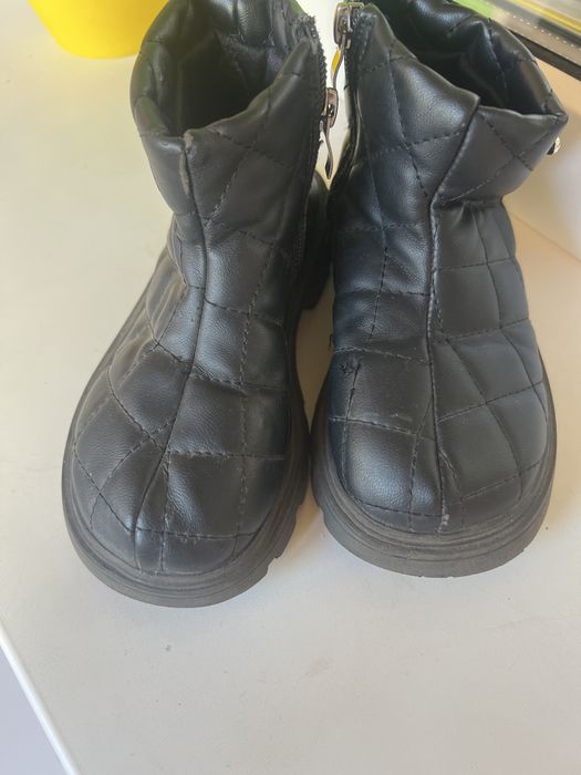 Черевики на дівчинку